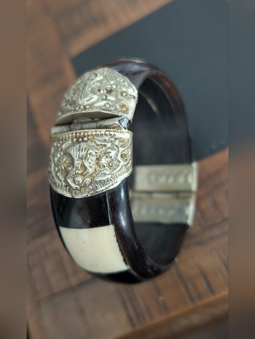 Vintage Bovine And Ivory Hinged Bangle Bracelet with‎ Ornate Silver-Tone Accents
